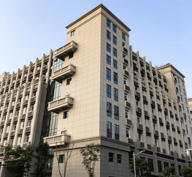 真石漆罩光面漆泛白怎么辦？